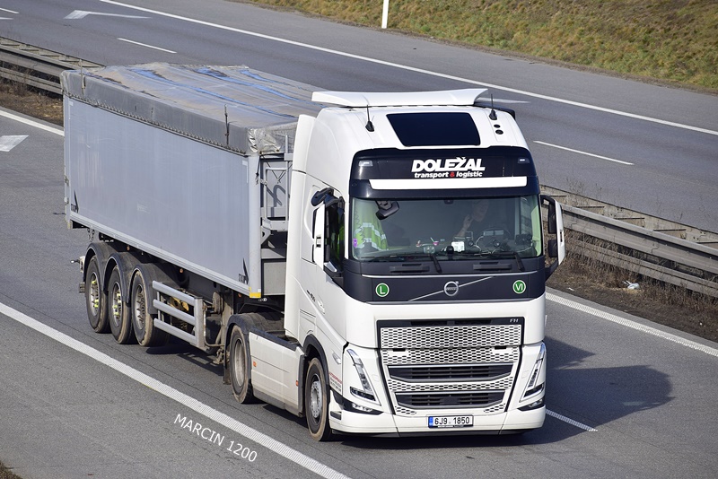 _DSC2155 DOLEZAL-crop-VOLVO FHV.JPG