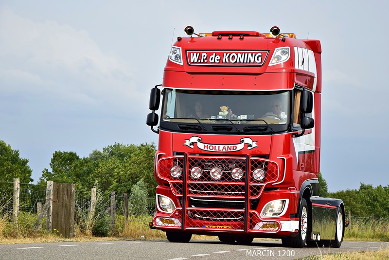 _DSC1162-crop-W.P. de Koning-DAF XF 106.JPG