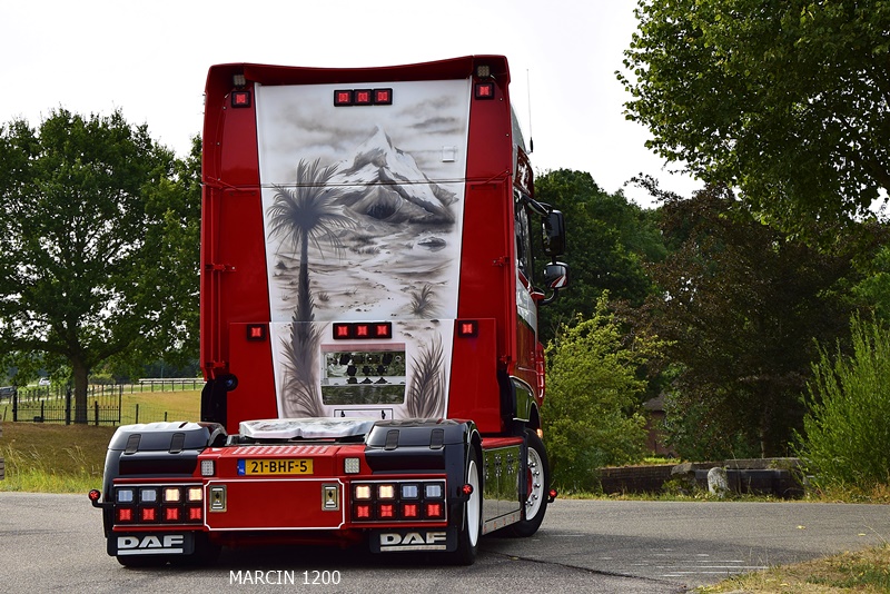 _DSC1163-crop-W.P. de Koning-DAF XF 106.JPG