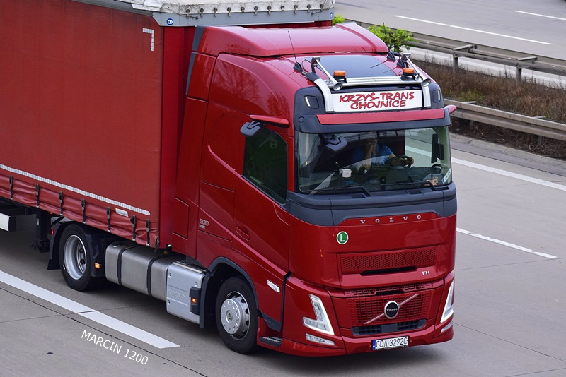 _DSC5266 Krzyś-Trans Chojnice-crop-VOLVO FH AERO.JPG