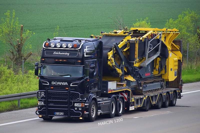 _DSC3941 LEICHSENRING-crop-SCANIA R560 V8.JPG
