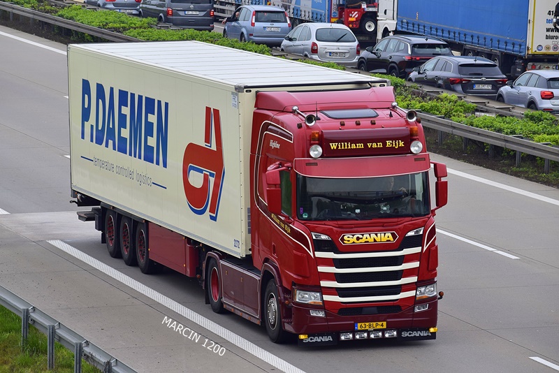 _DSC4265 William van Eijk-crop-SCANIA R NG.JPG