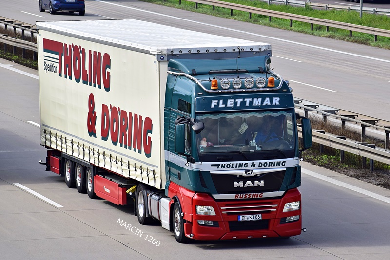 _DSC4946 FLETTMAR THOLING&DORING-crop-MAN TGX.JPG