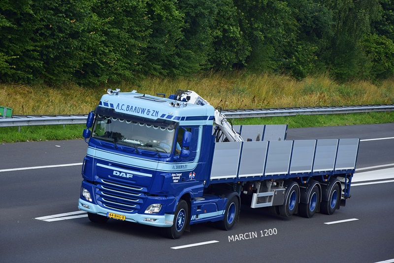 _DSC5018 A.C.BAAUW&ZN-crop-DAF XF106.JPG