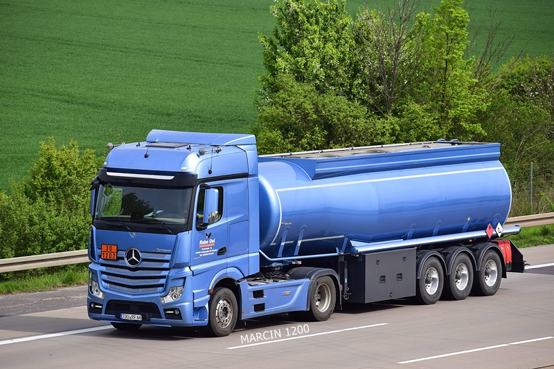 _DSC5768 RABE OEL-crop-ACTROS MPIV.JPG