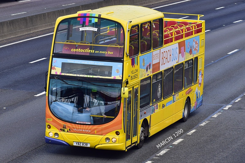 _DSC0768-crop-YELLOW BUSES.JPG