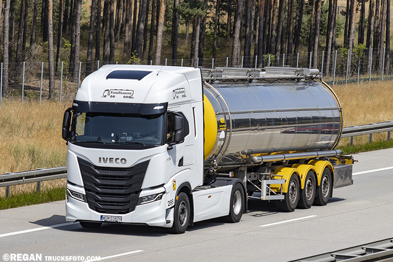 Iveco S-Way - Foodtankers.jpg