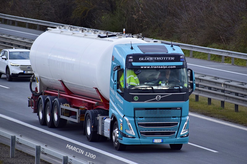 _DSC0694 TRANSALPI-crop-VOLVO FHV.JPG