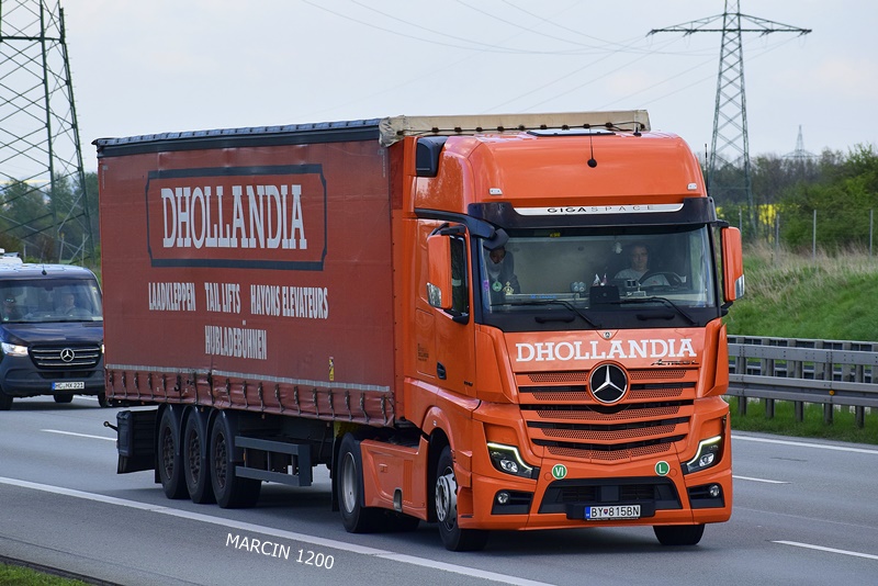 _DSC2233 DHOLLANDIA-crop-ActrosL.JPG