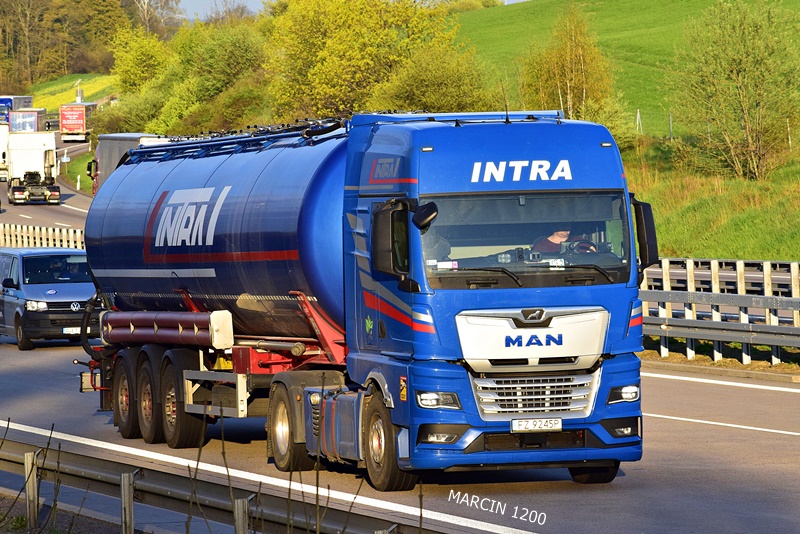 _DSC2578 INTRA-crop-MAN TGXII.JPG