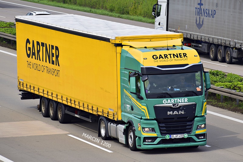 _DSC4593 GARTNER-crop-MAN TGX II.JPG