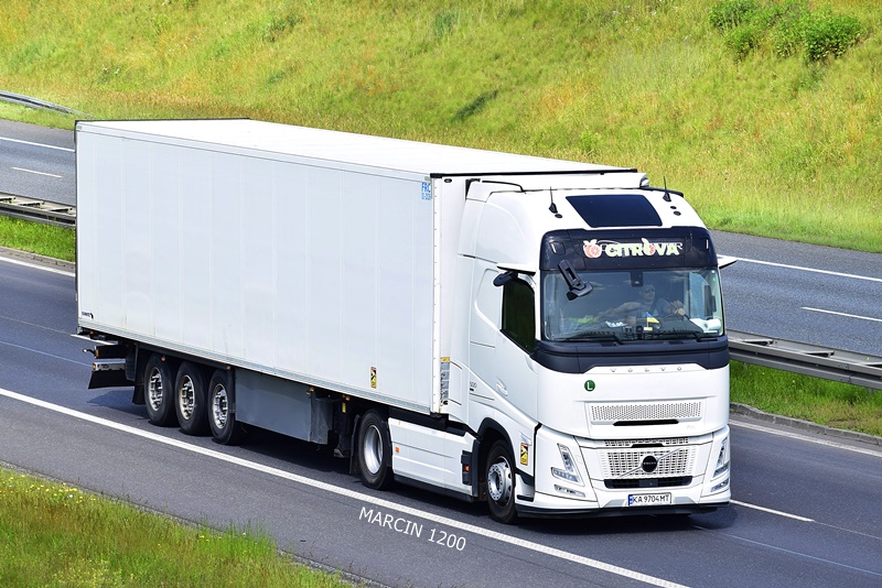 _DSC6374 CITROVA-crop-VOLVO FH AERO.JPG