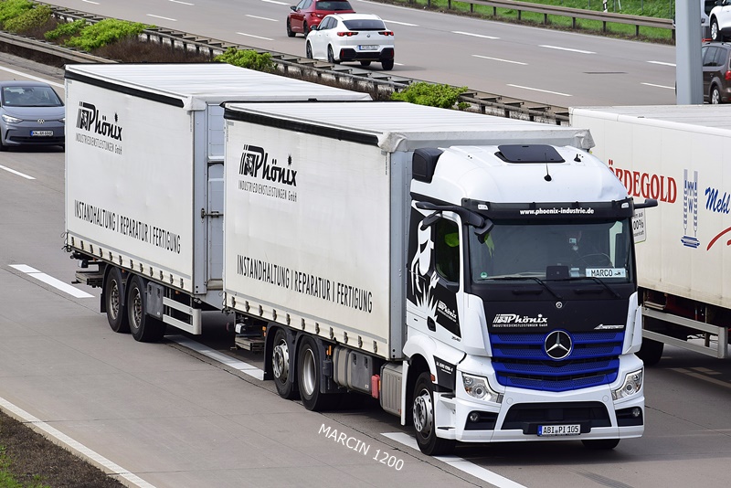 _DSC5764 PHONIX-crop-ACTROS MPIV.JPG
