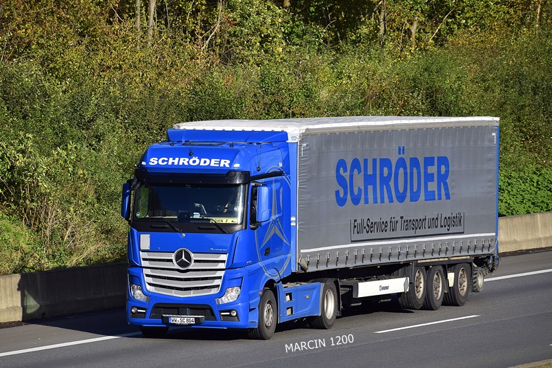 _DSC8123 SCHRODER-crop-ACTROS MPIV.JPG