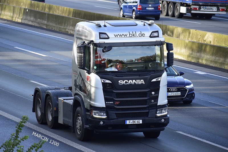 _DSC7694 BKL-crop-SCANIA R580 XT V8 NG.JPG