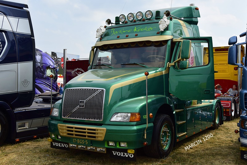 _DSC1058-crop-Bertino Kooter-VOLVO NH12.JPG