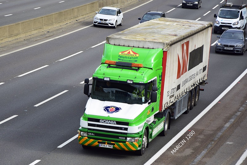 _DSC5299-crop-SCANIA T 124L 400-Manning's & Sons.JPG