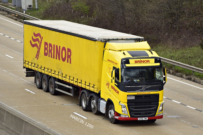 _DSC5253-crop-Brinor-VOLVO FHIV.JPG