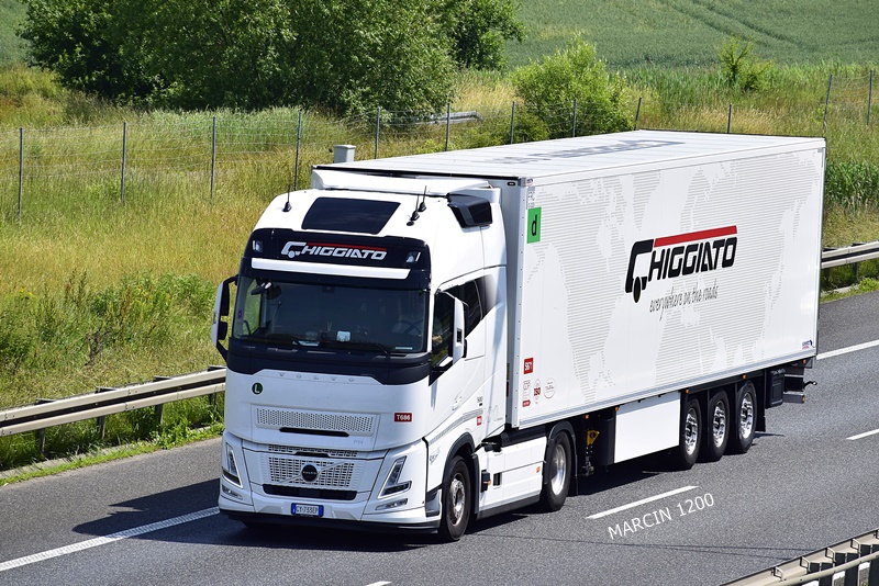 _DSC6838 CHIGGIATO-crop-VOLVO FH AERO.JPG