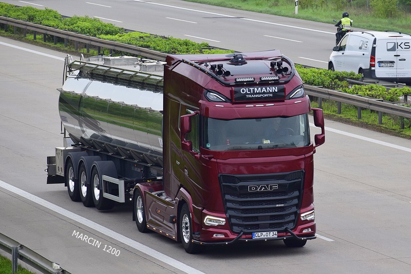 _DSC4092 OLTMANN-crop-DAF XG+.JPG