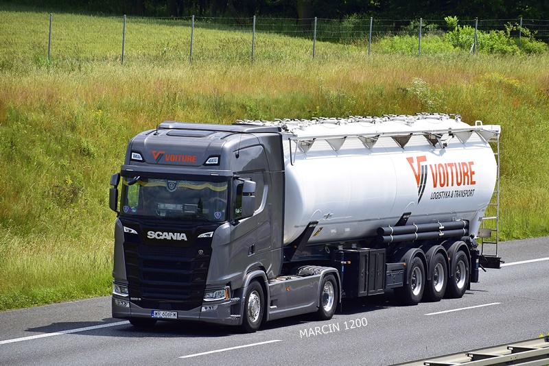 _DSC6689 VOITURE-crop-SCANIA S500.JPG