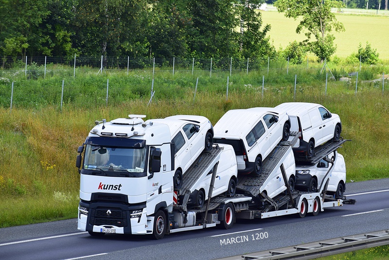 _DSC6410 KUNST-crop-RENAULT RANGE-T EVO.JPG