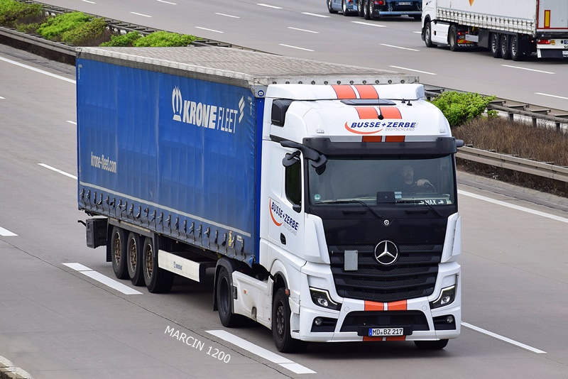 _DSC5674 BUSSE+ZERBE-crop-ACTROS MPV.JPG