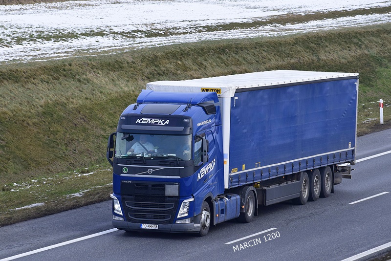 _DSC3811-crop-KEMPKA-VOLVO FH IV-WIELTON.JPG
