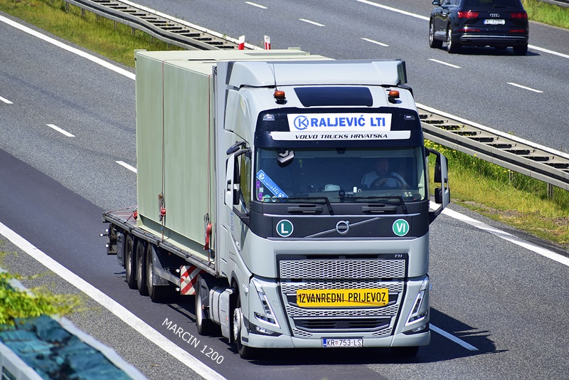 _DSC6791 RALJEVIC-crop-VOLVO FHV.JPG
