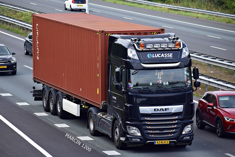 _DSC8492 LUCASSE-crop-DAF XF 106 II.JPG