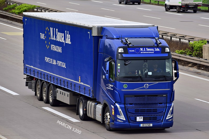 _DSC5752 M.J.SOUSA,LDA-crop-volvo FHV.JPG
