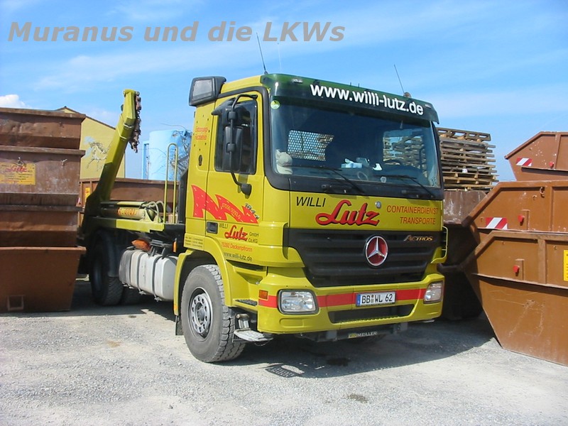 auf dem Firmengelände