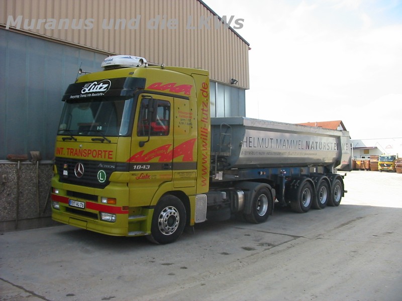 auf dem Firmengelände