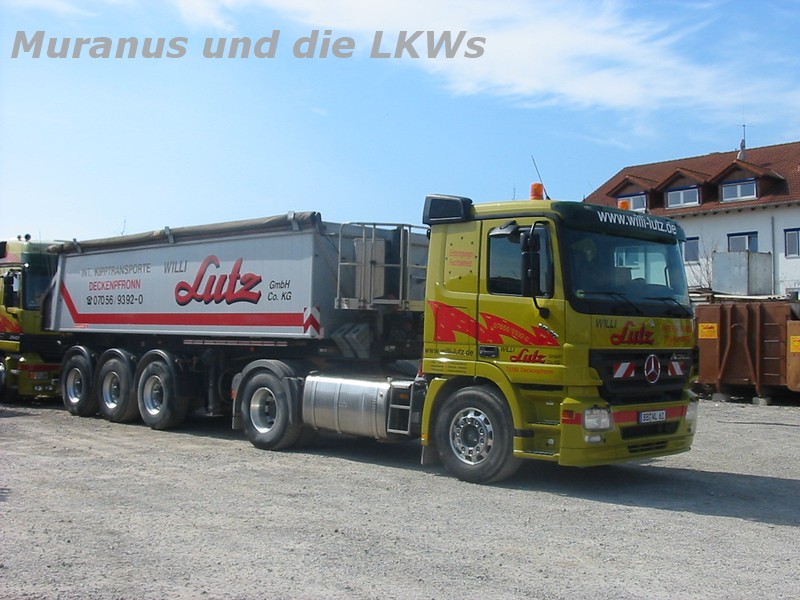 auf dem Firmengelände