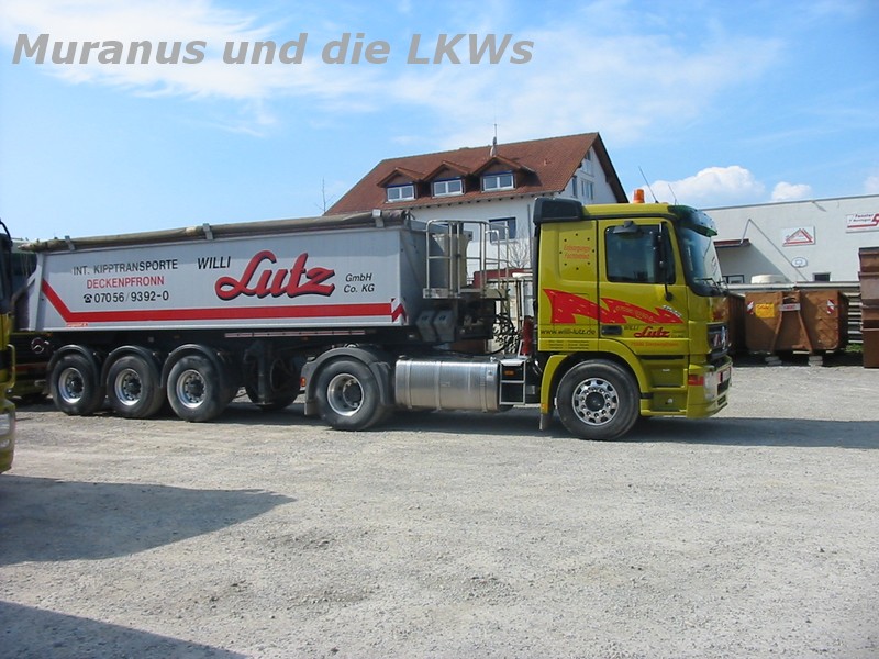 auf dem Firmengelände