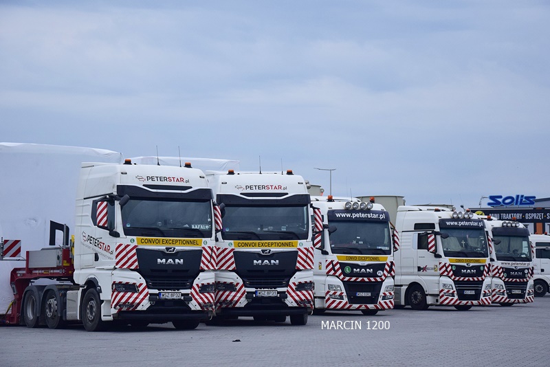 _DSC6851 PETERSTAR-crop-MAN TGX.JPG