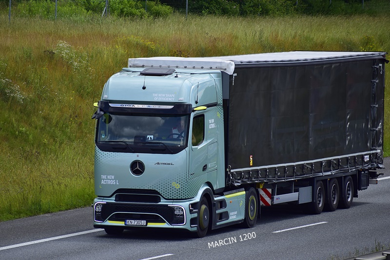 _DSC6629 ProCabin-crop-ActrosL.JPG