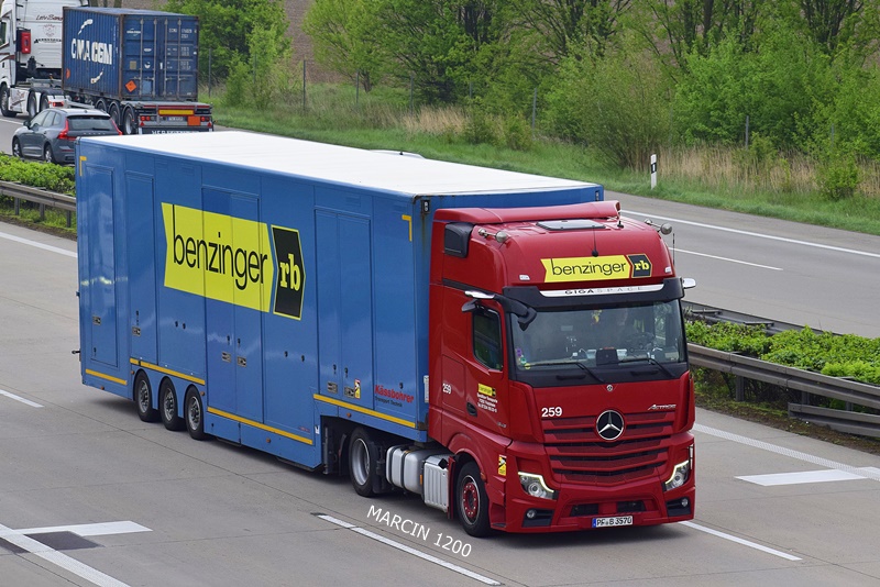 _DSC4020 BENZINGER RB-crop-ACTROS MPV.JPG