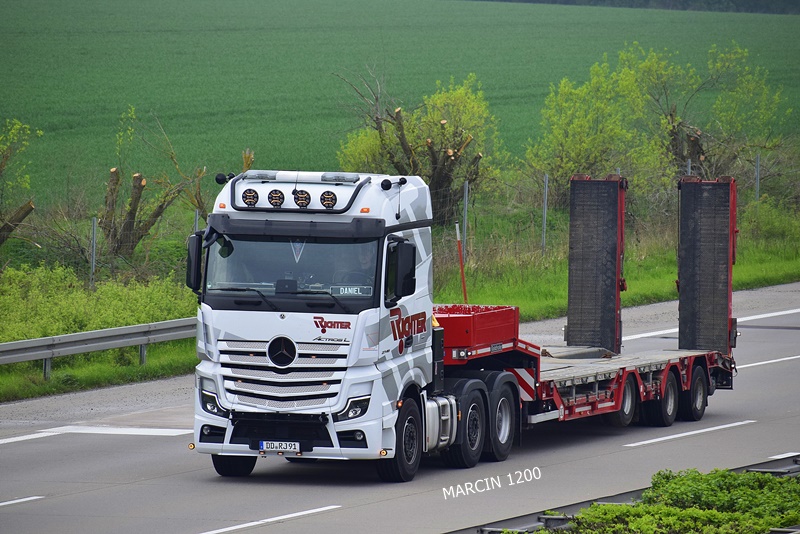 _DSC4011 RICHTER-crop-Mercedes-Benz ActrosL.JPG