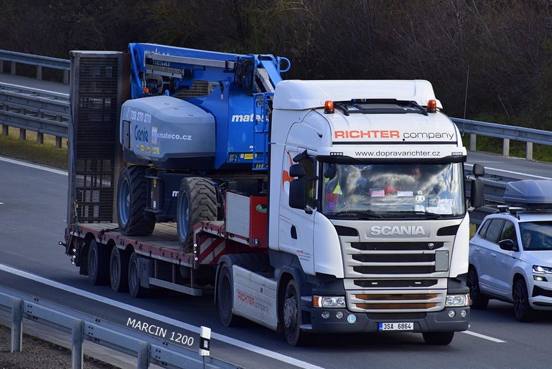 _DSC0507 RICHTER COMPANY-crop-SCANIA R STREAMLINE.JPG