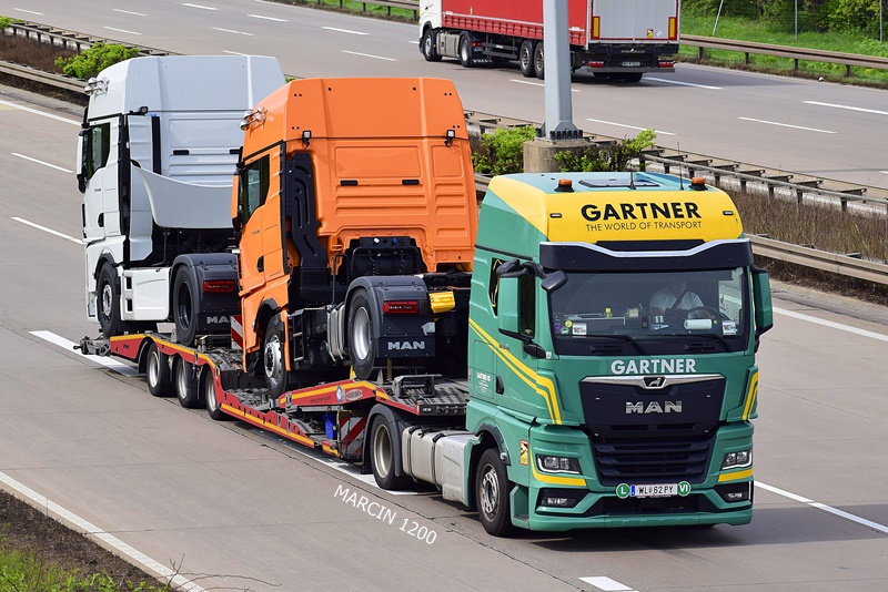 _DSC5777 GARTNER-crop-MAN TGX II.JPG