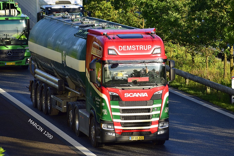 _DSC4199 DEMSTRUP-crop-SCANIA S560 NG.JPG