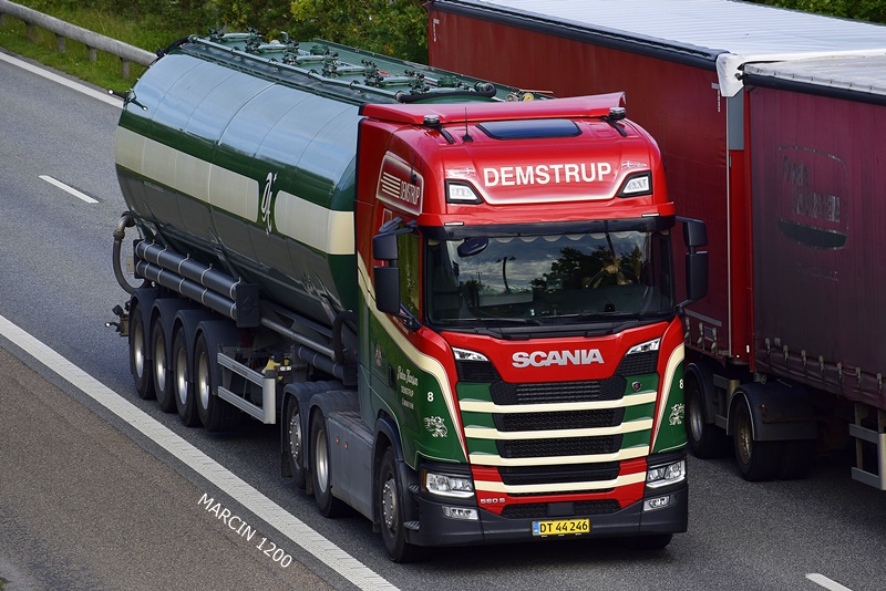 _DSC4364 DEMSTRUP-crop-SCANIA S560.JPG