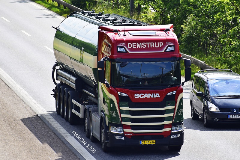 _DSC4533 DEMSTRUP-crop-SCANIA S560.JPG