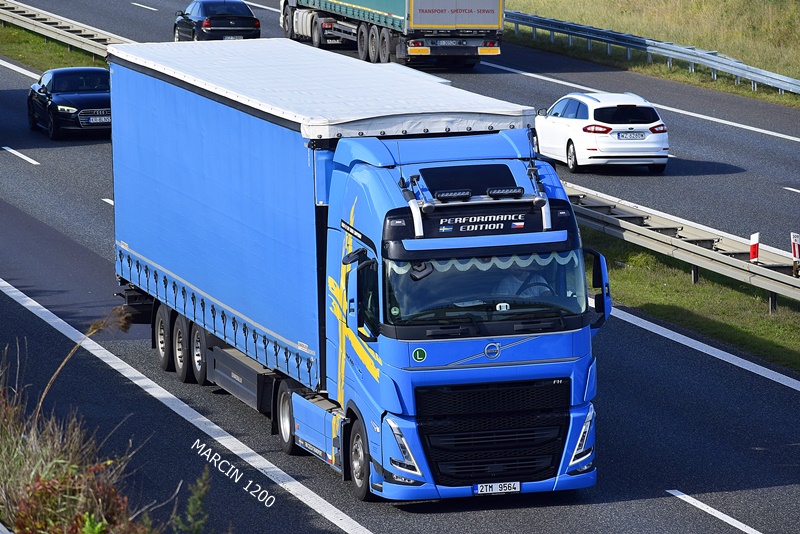_DSC00011 (2190)-crop-FM Czech Transport s.r.o.-Volvo FH V Performance Edition.JPG