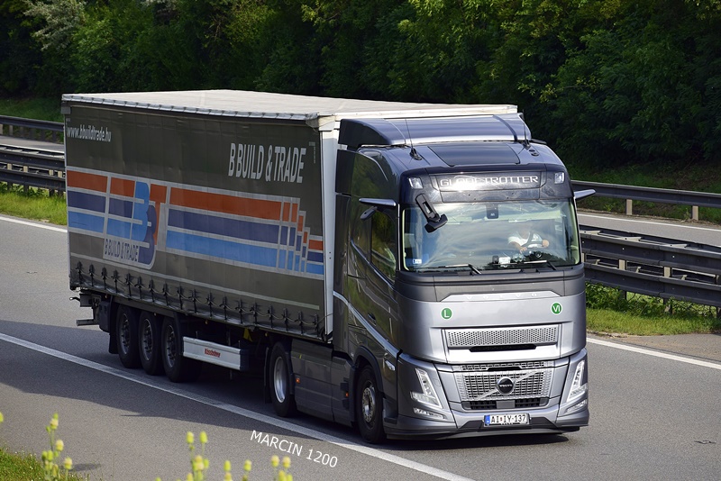 _DSC7292 B BUILD&TRADE-crop-VOLVO FH AERO.JPG
