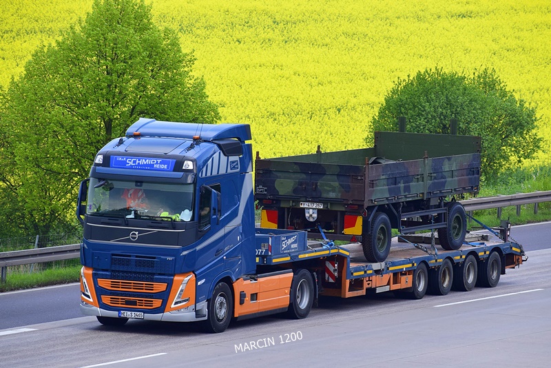 _DSC5160 SCHMIDT HEIDE-crop-VOLVO FH V.JPG