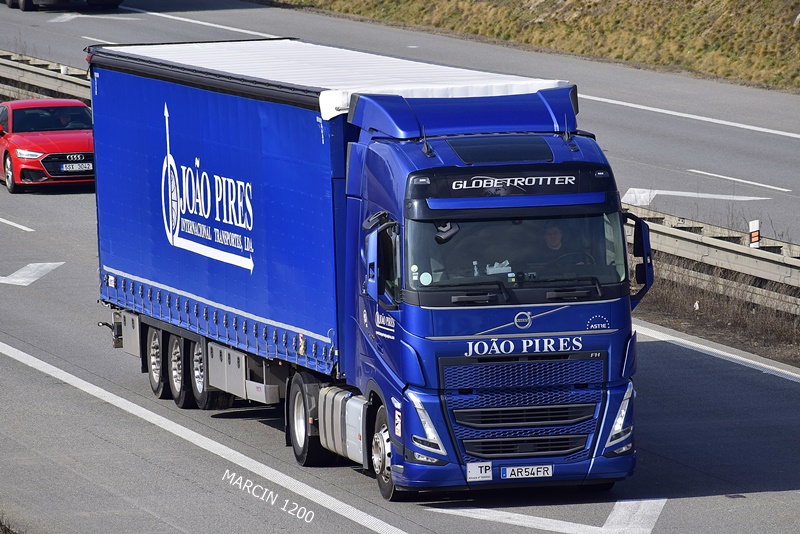 _DSC2575 JOAO PIRES-crop-VOLVO FH V.JPG