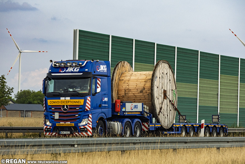 Mercedes-Benz Actros - JKG.jpg