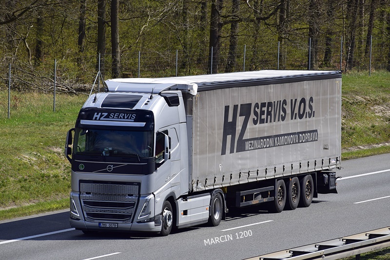_DSC3494 HZ SERVIS-crop-VOLVO FH V.JPG